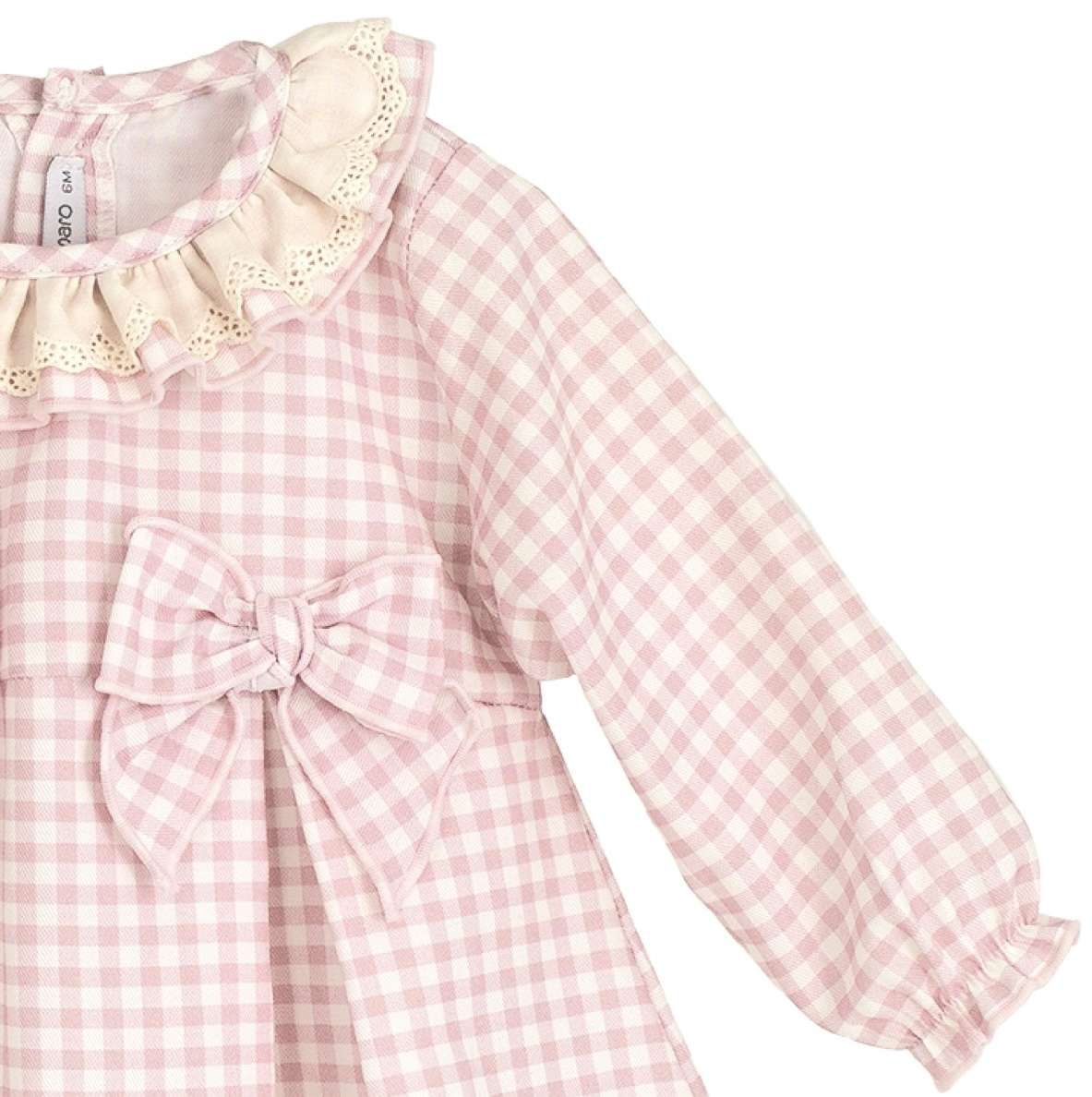 Abitino fantasia a quadretti.Collo volant con inserto in pizzo, fiocchetti in vita.